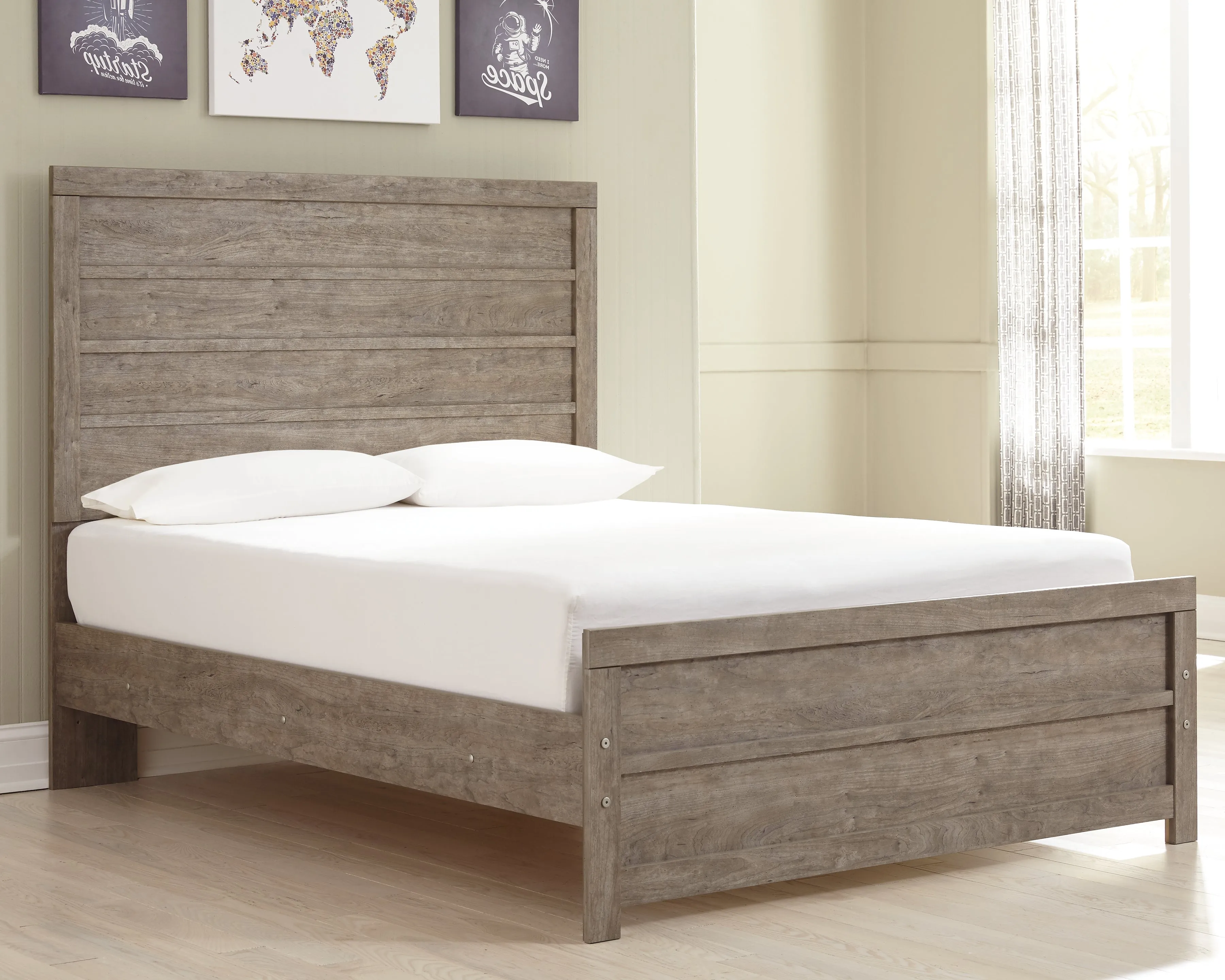 Culverbach Full Panel Bed with Dresser in Gray