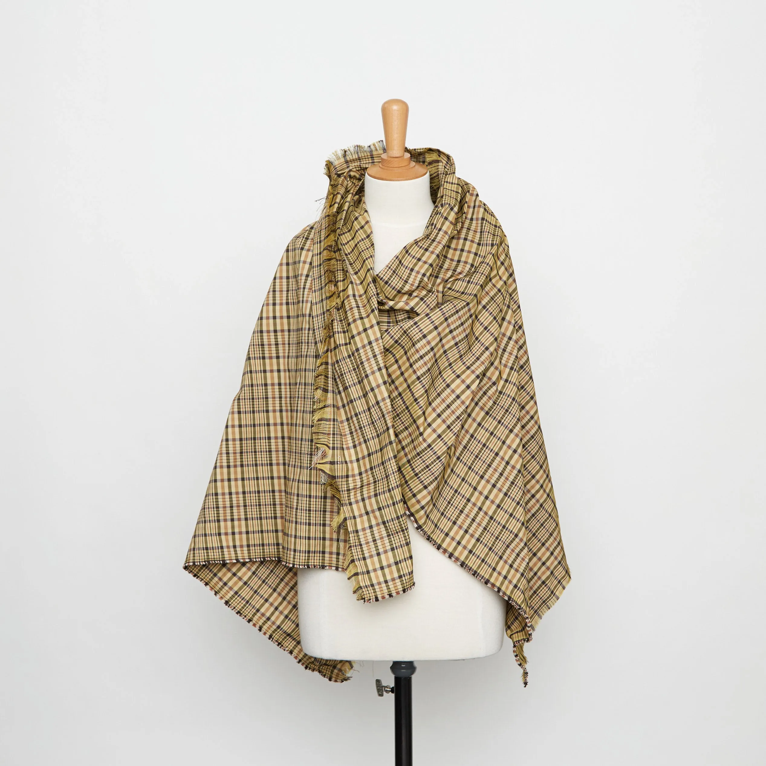 T20A00182 | Fancy Plaid Check